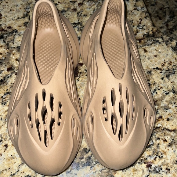 COPY - Yeezy Foam Runners